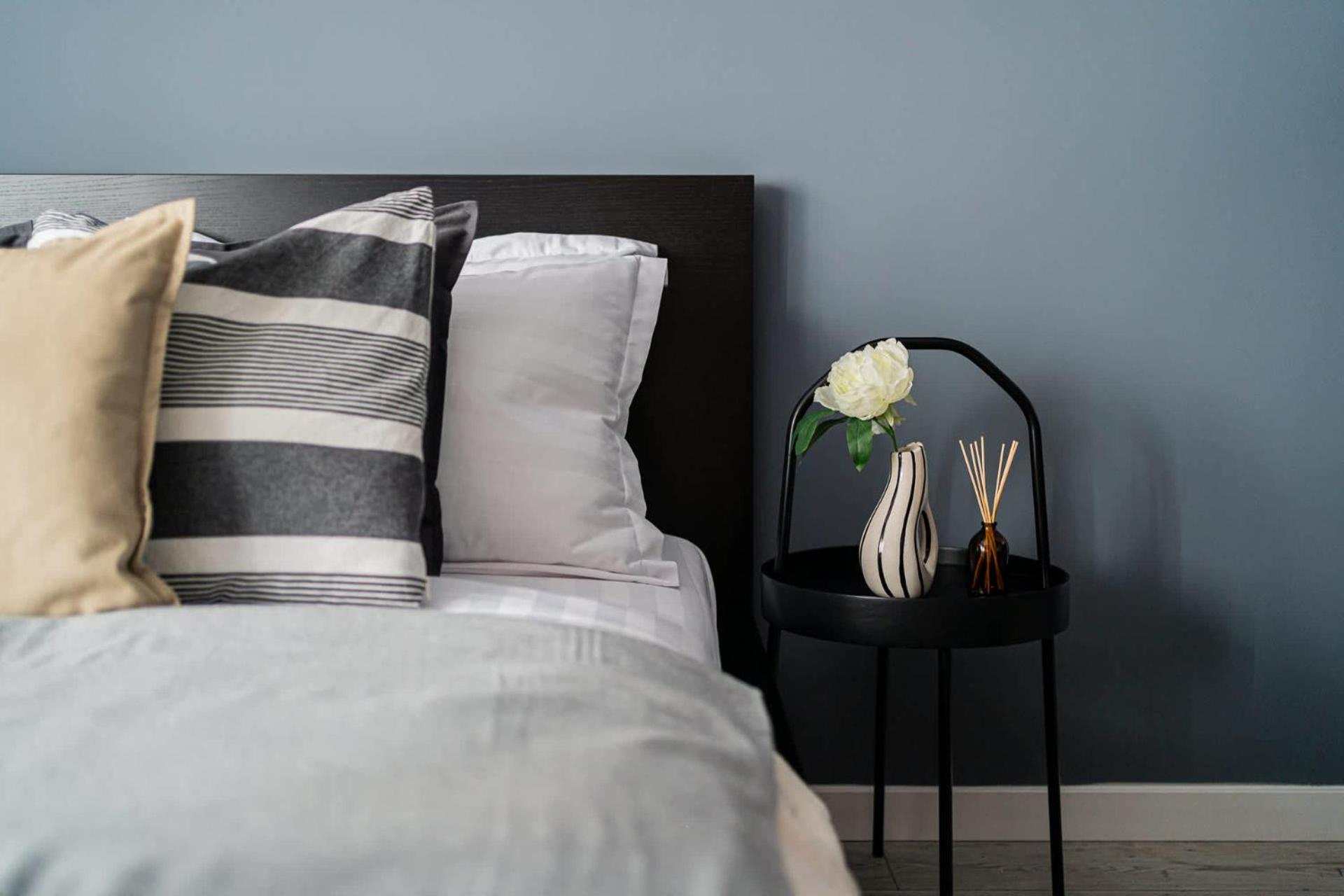Chic Black & White 2Br Retreat On Dambovitei Boekarest Buitenkant foto