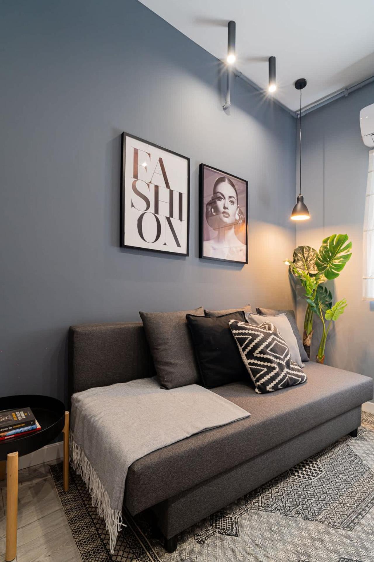 Chic Black & White 2Br Retreat On Dambovitei Boekarest Buitenkant foto